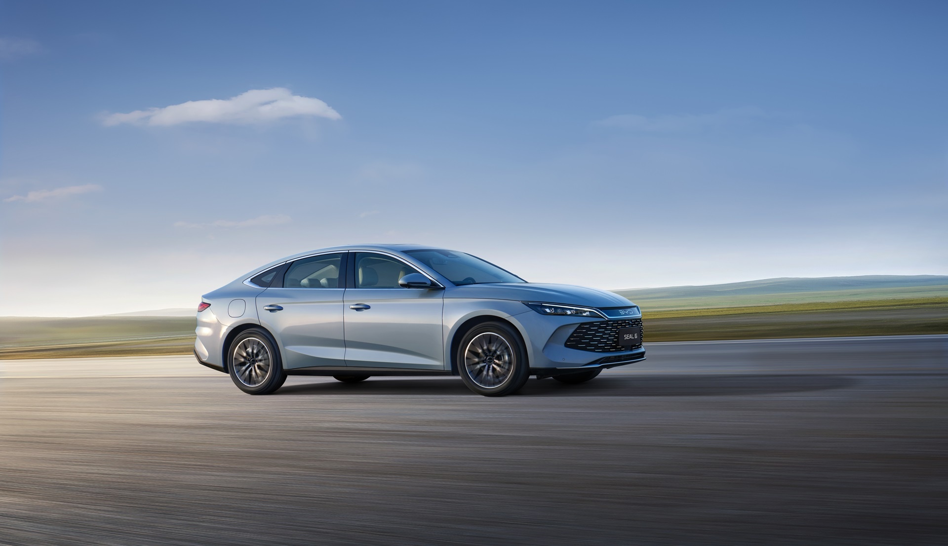 BYD SEAL 6